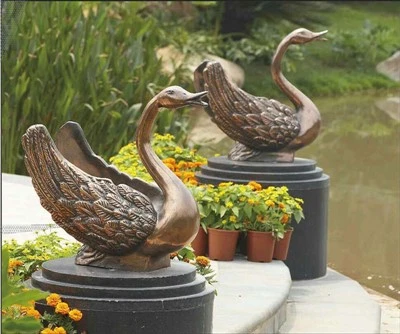 হ্যান্ডক্র্যাফ্ট কপার সোয়ান ভাস্কর্য